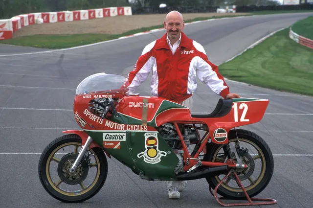 Steve-Wynne-with-Mike-Hailwoods-TT-winning-Ducati-900-TT1